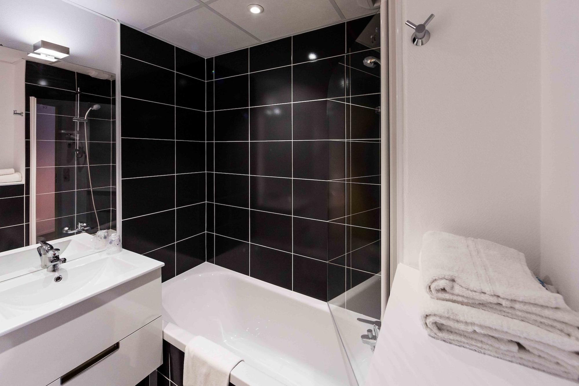 Akena Nantes - Ouest Hotel 2*