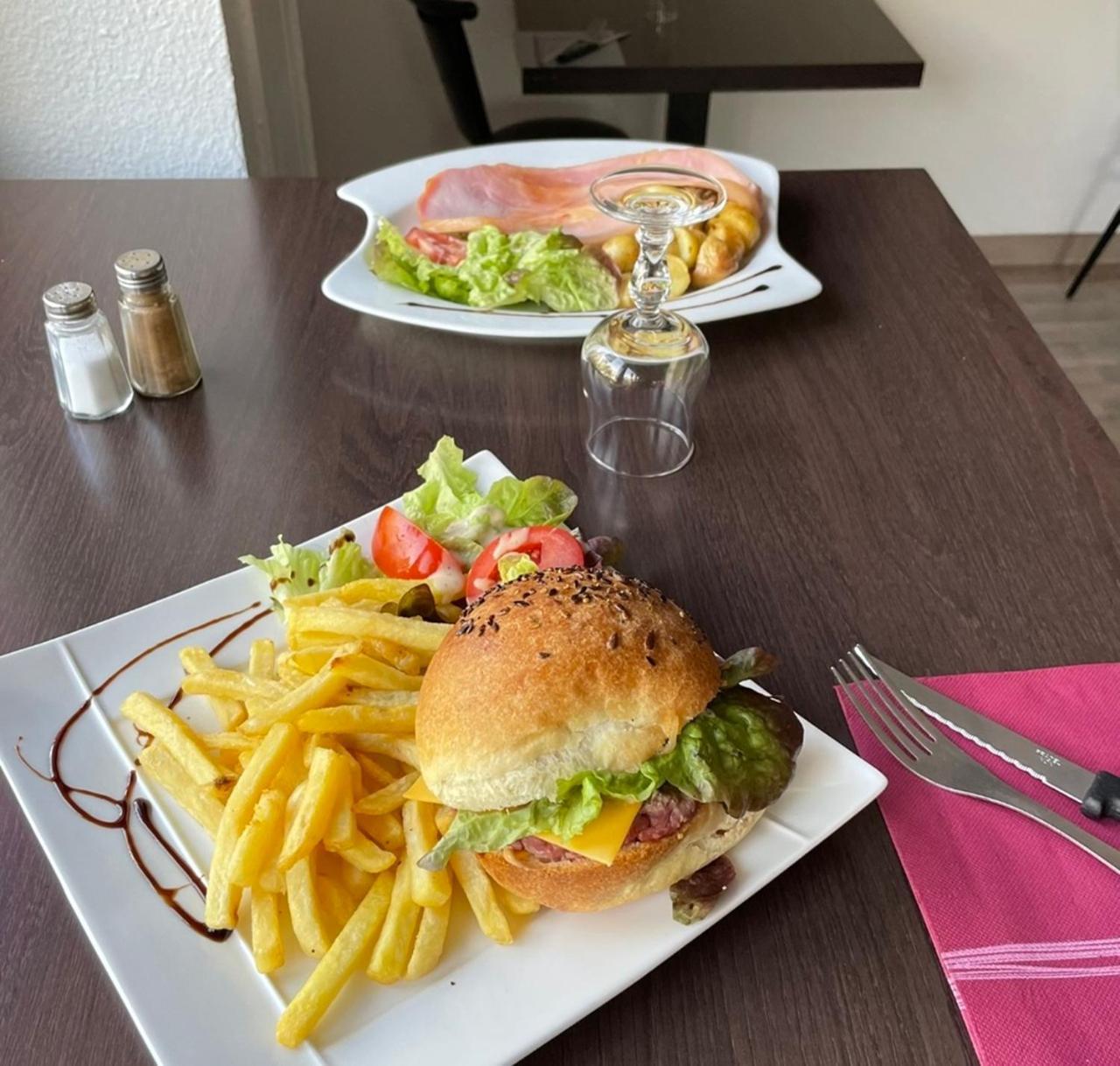 Akena Nantes - Ouest 2*