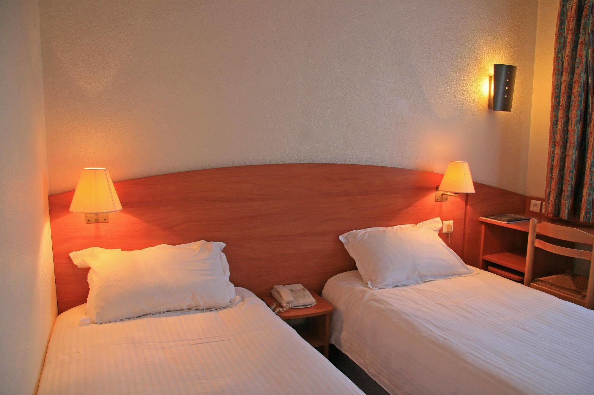 Akena Nantes - Ouest Hotel 2*